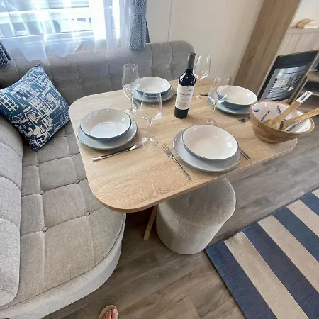 Gannets Rest - Spacious Static Caravan With Sea Views *